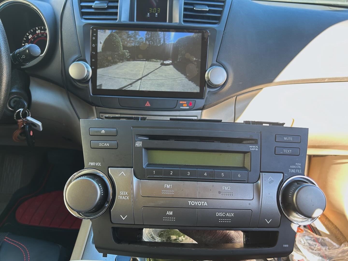 Toyota Highlander new touchscreen showing the backup camera